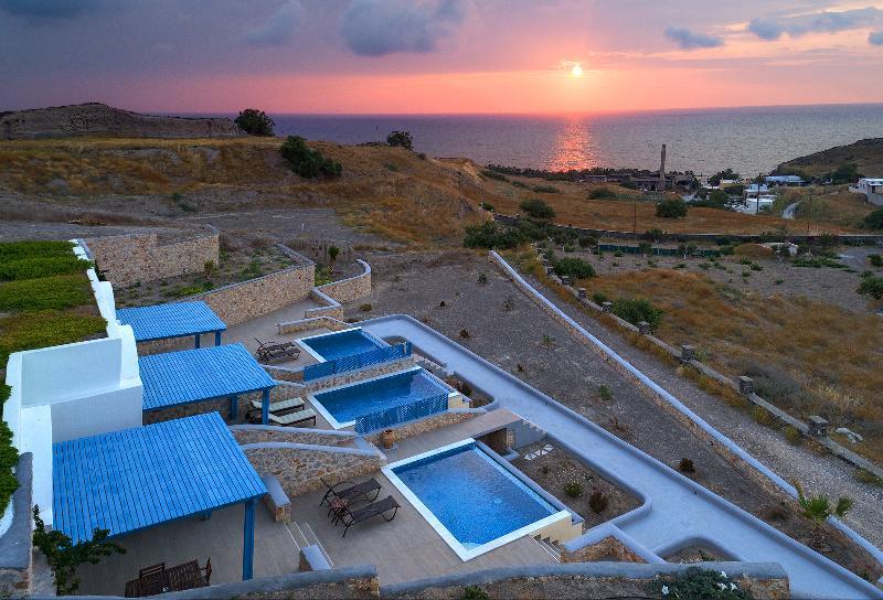 Desiterra Resort Suites & Villas Karterados  Exteriör bild