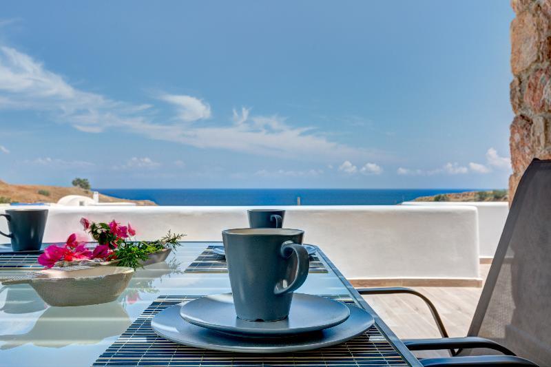 Desiterra Resort Suites & Villas Karterados  Exteriör bild