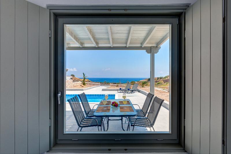 Desiterra Resort Suites & Villas Karterados  Exteriör bild