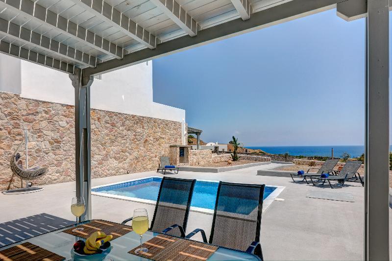 Desiterra Resort Suites & Villas Karterados  Exteriör bild